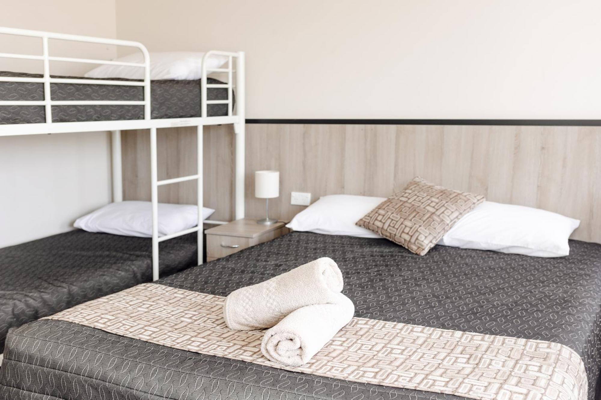 Starline Motor Inn Miles Bagian luar foto