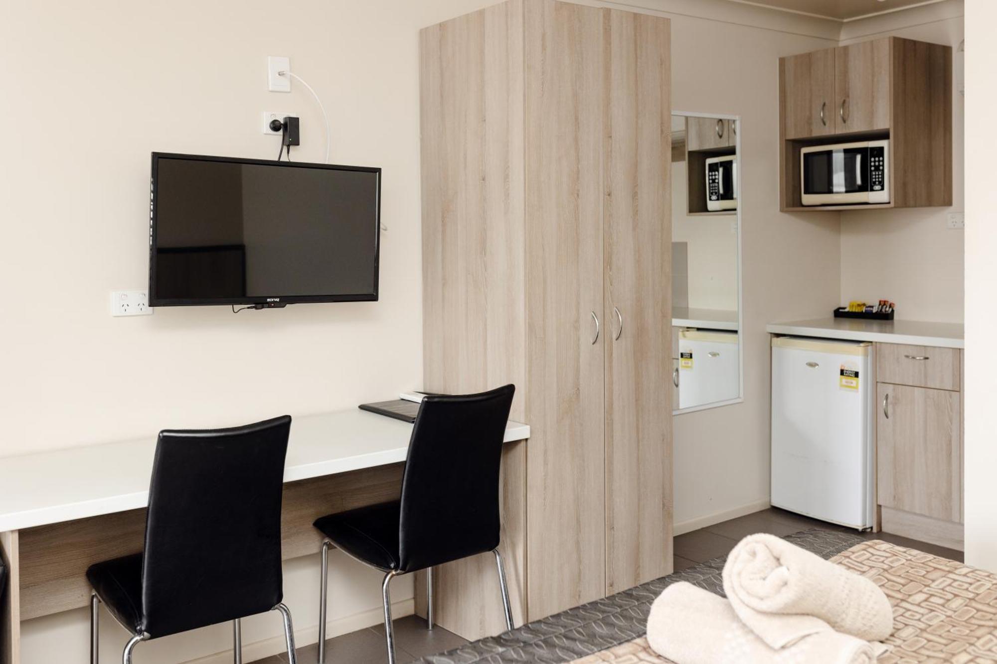 Starline Motor Inn Miles Bagian luar foto