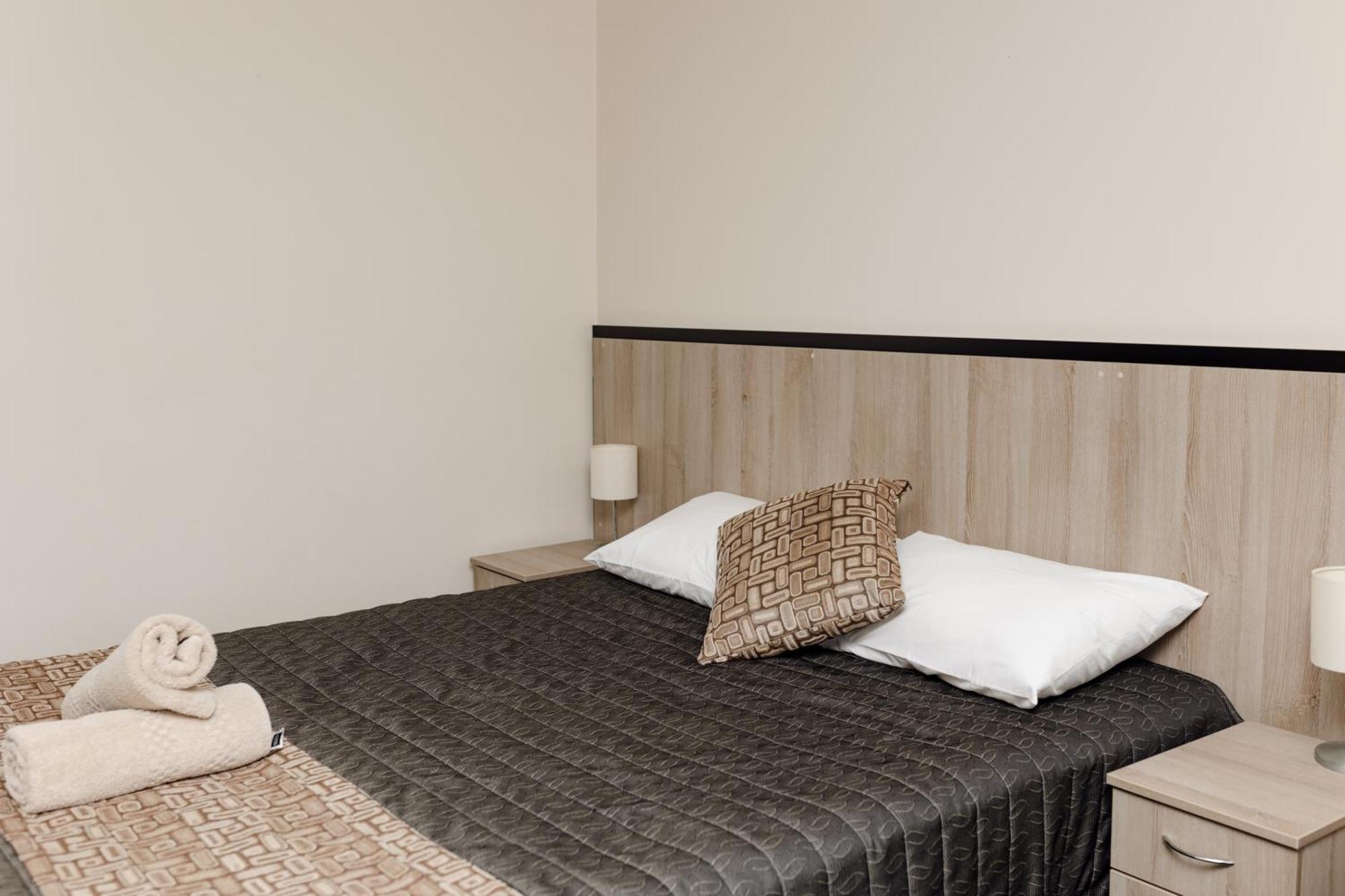 Starline Motor Inn Miles Bagian luar foto